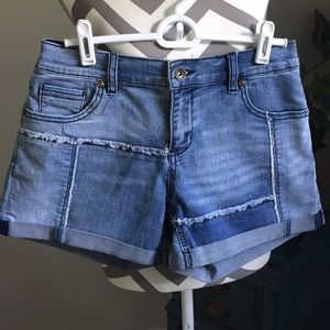 NY&Co Soho Reconstructed Look Denim Shorts Size 4